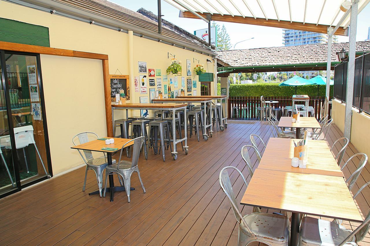 Darcy Arms Hotel Motel Gold Coast Exterior photo