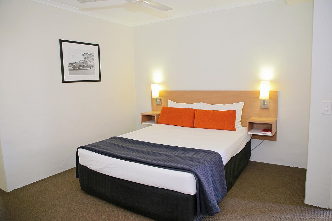 Darcy Arms Hotel Motel Gold Coast Exterior photo